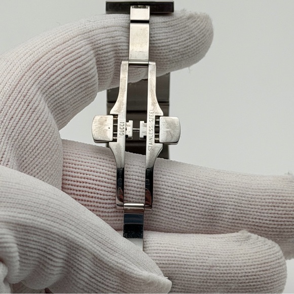 GUCCI 101J STAINLESS STEEL WATCH - Picture 8 of 11